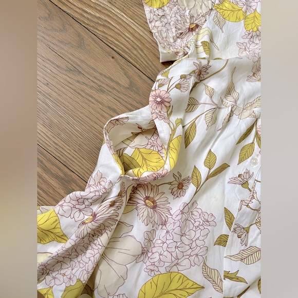 Volcom Girls Short Sleeve Happy Clouds Floral Print Romper. Size L (10/12). - Picture 3 of 7